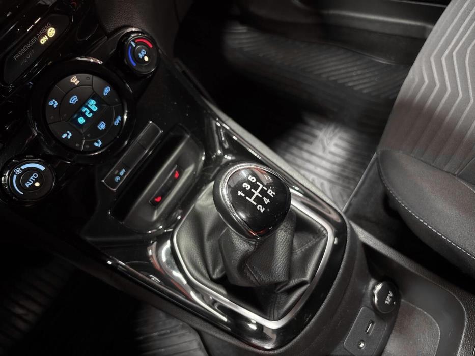 FORD Fiesta 2015