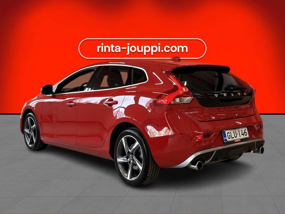 VOLVO V40 2016