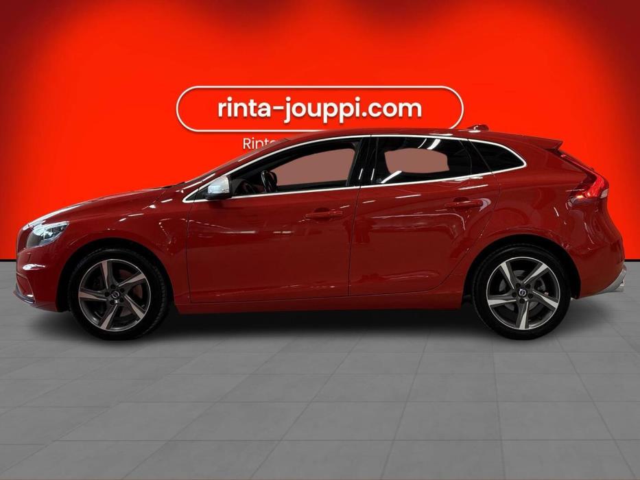 VOLVO V40 2016