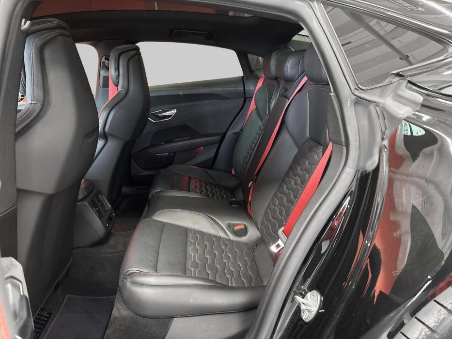 AUDI E-TRON GT RS 2022