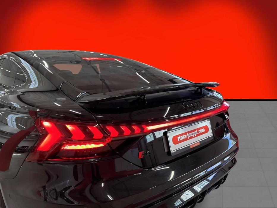 AUDI E-TRON GT RS 2022
