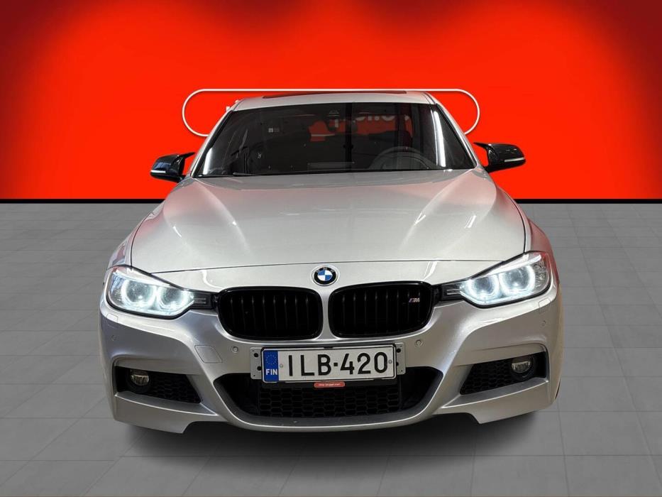 BMW 330 2012