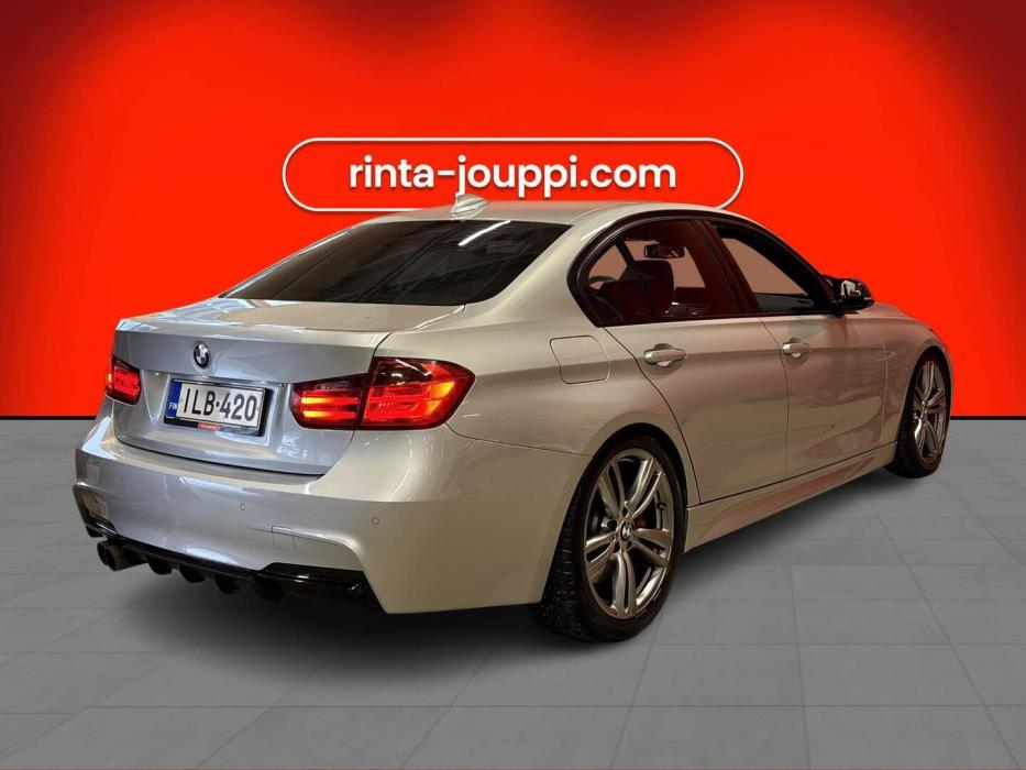 BMW 330 2012