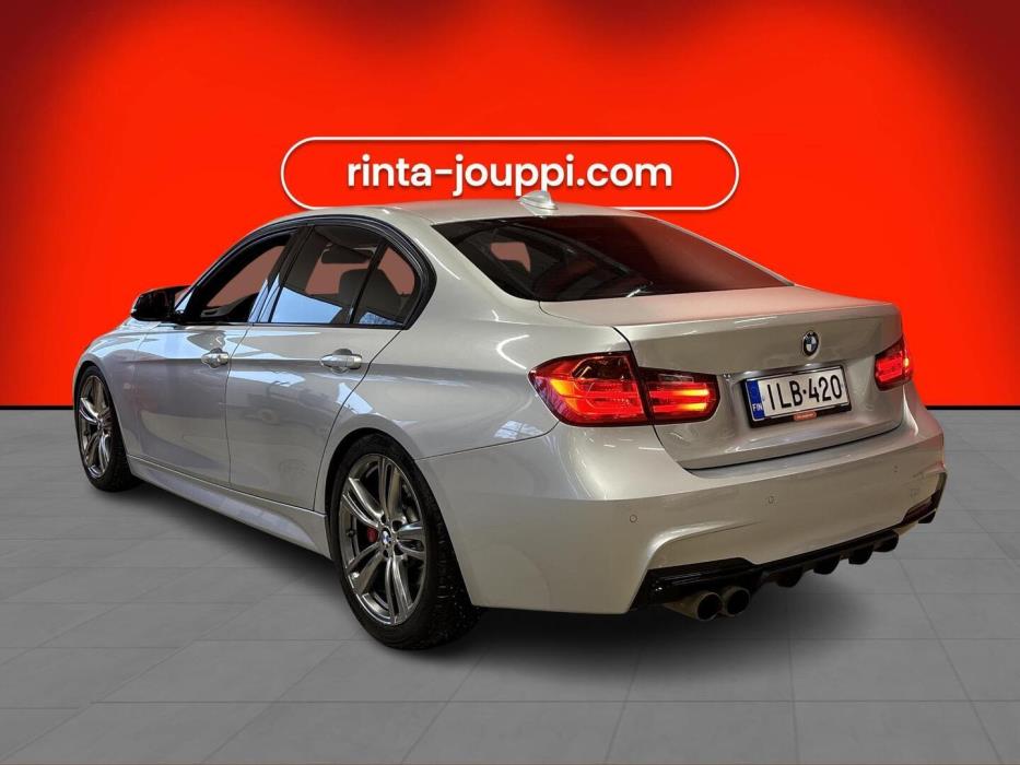 BMW 330 2012