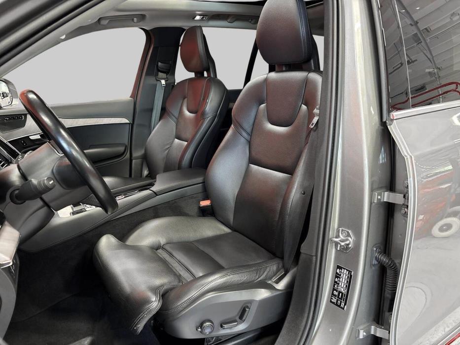VOLVO XC90 2021