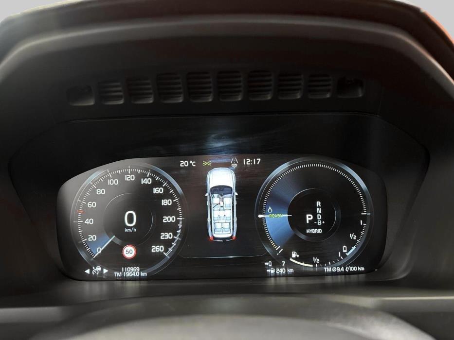 VOLVO XC90 2021