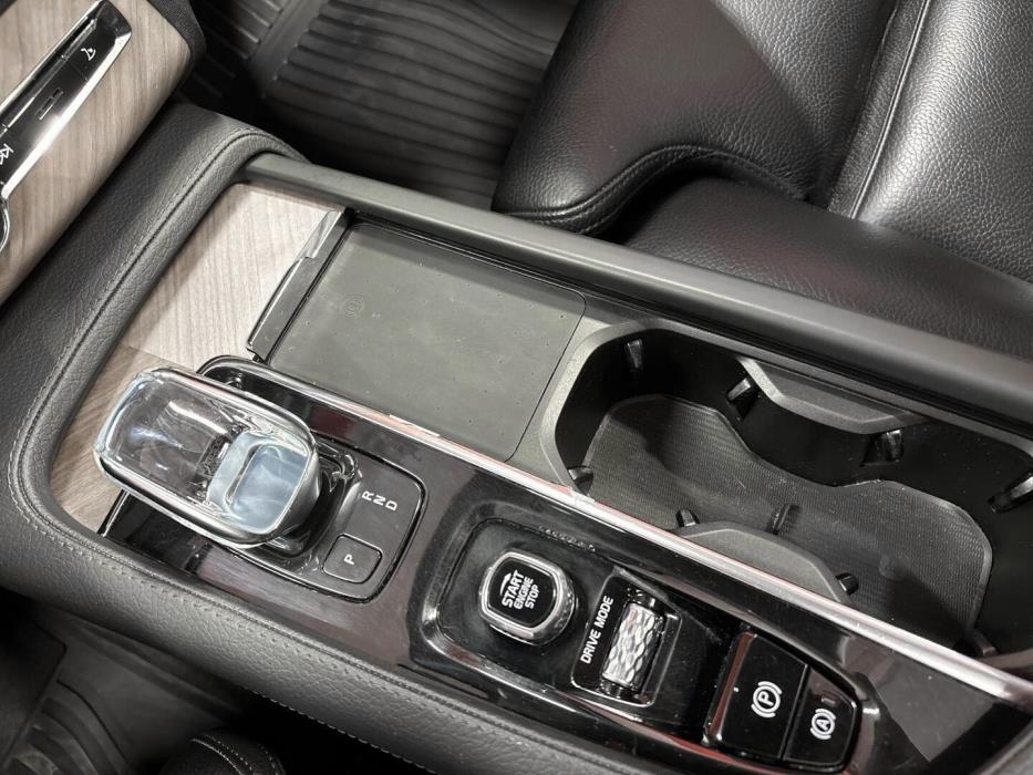 VOLVO XC90 2021