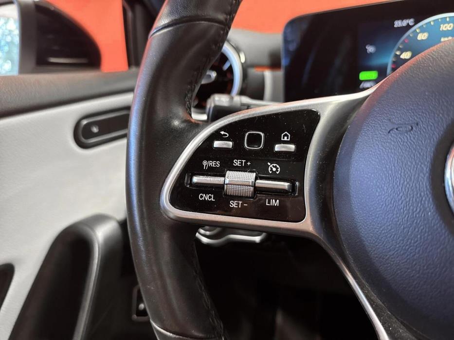 MERCEDES-BENZ A 2021