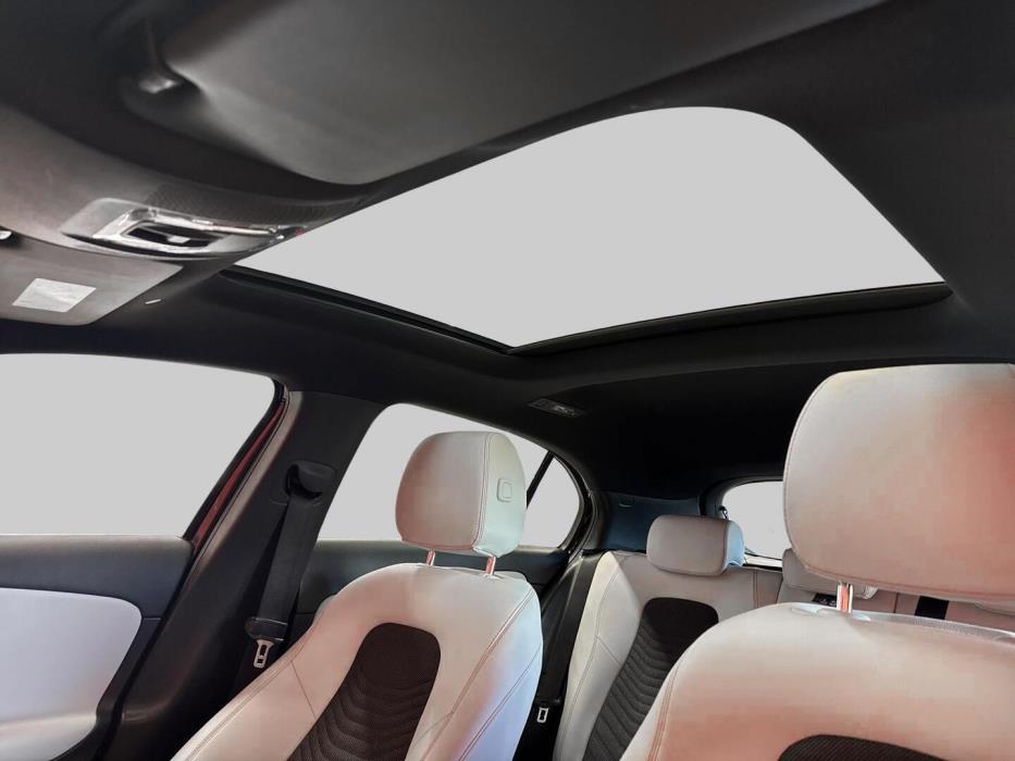MERCEDES-BENZ A 2021