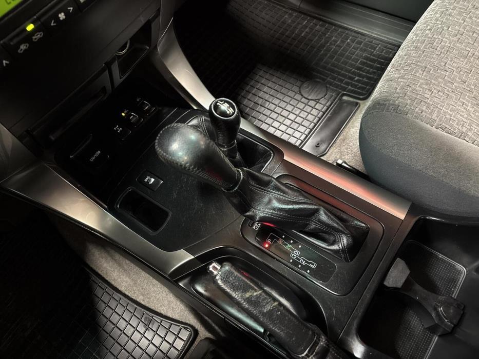 TOYOTA Land Cruiser 2003