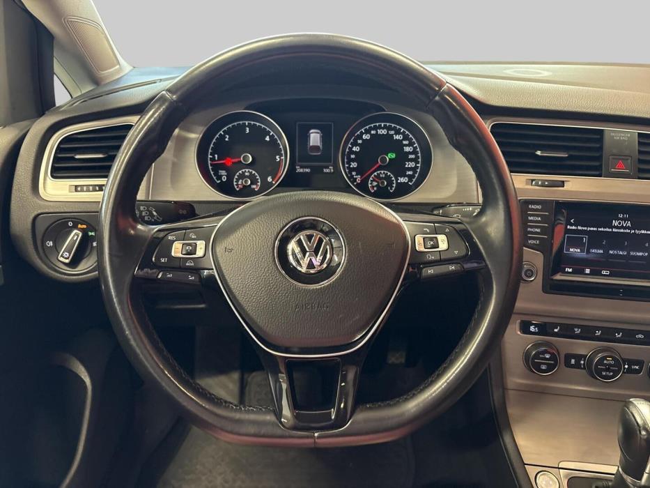 VOLKSWAGEN Golf 2014
