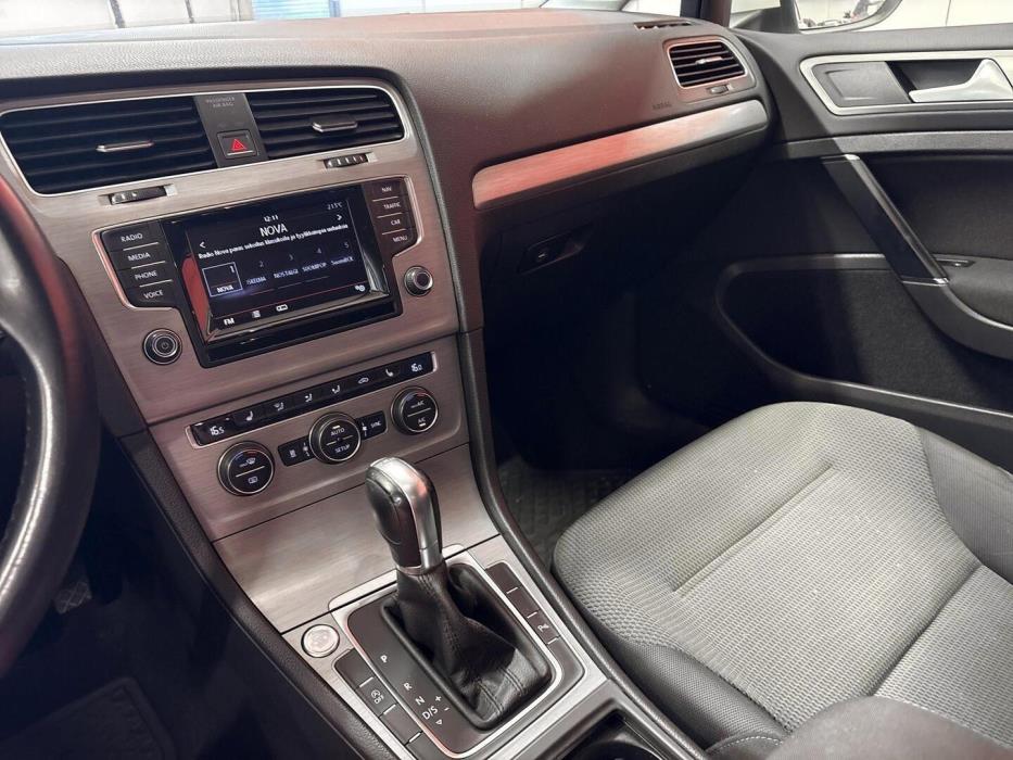 VOLKSWAGEN Golf 2014