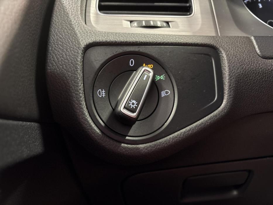 VOLKSWAGEN Golf 2014