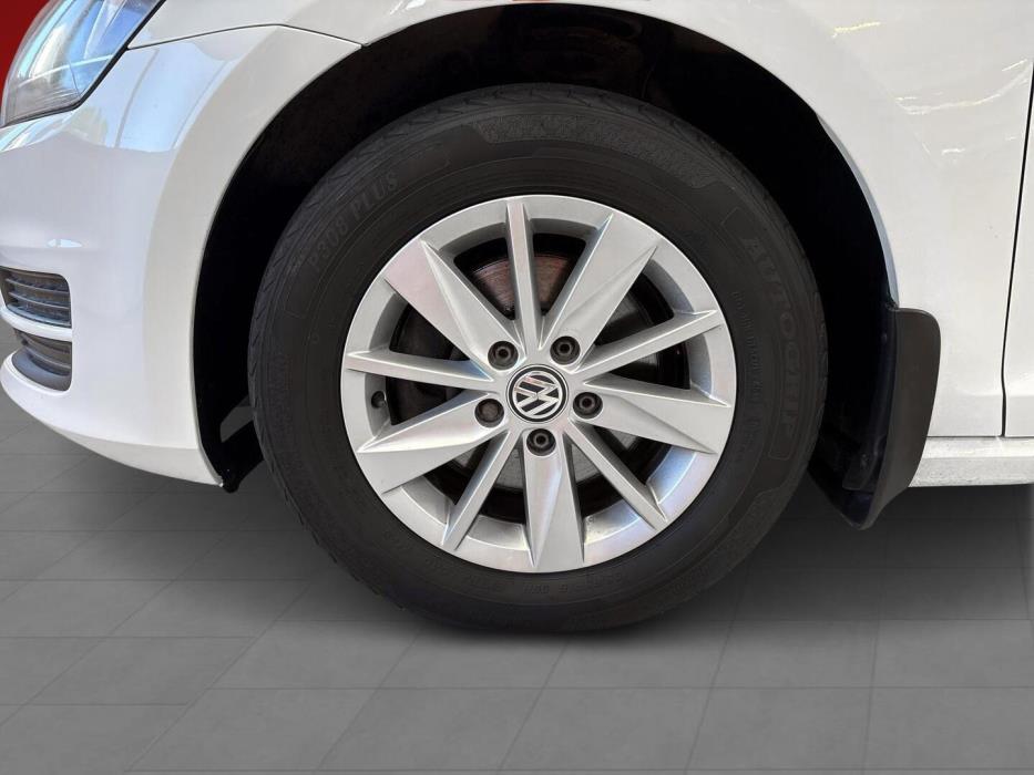 VOLKSWAGEN Golf 2014