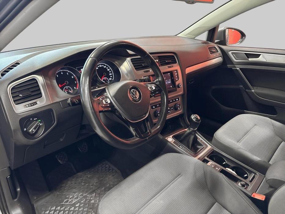 VOLKSWAGEN Golf 2015