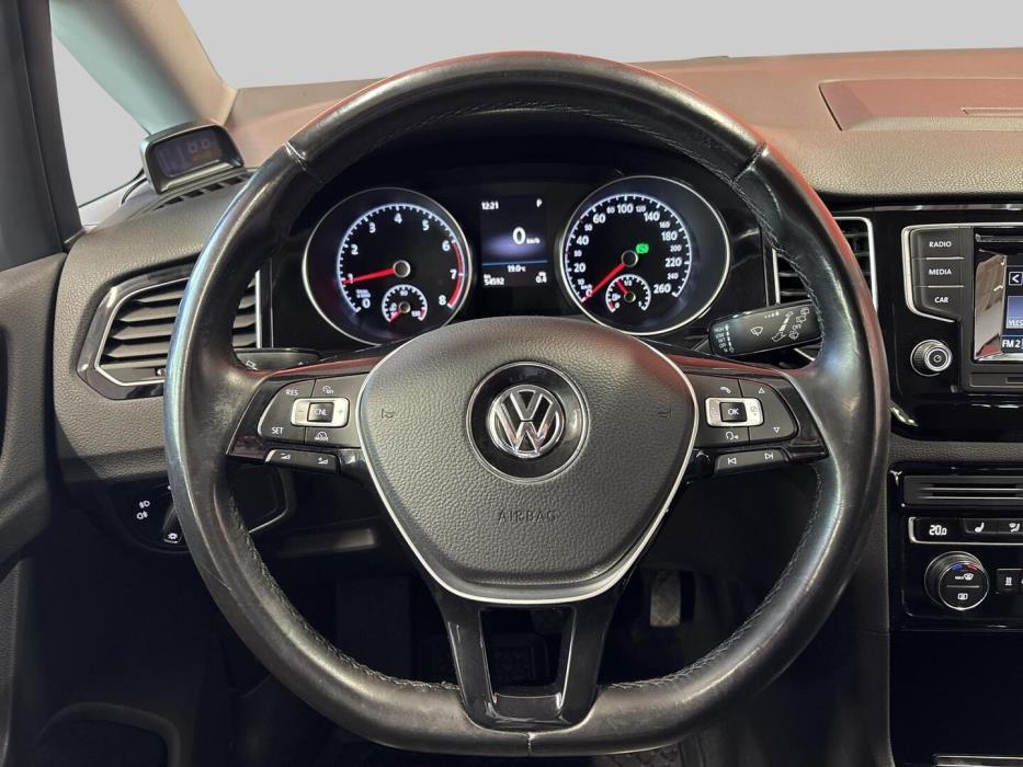 VOLKSWAGEN Golf Sportsvan 2017