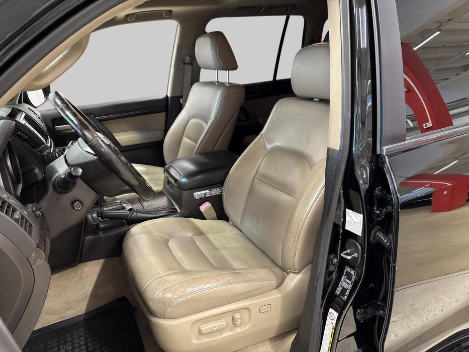 TOYOTA Land Cruiser V8 2008