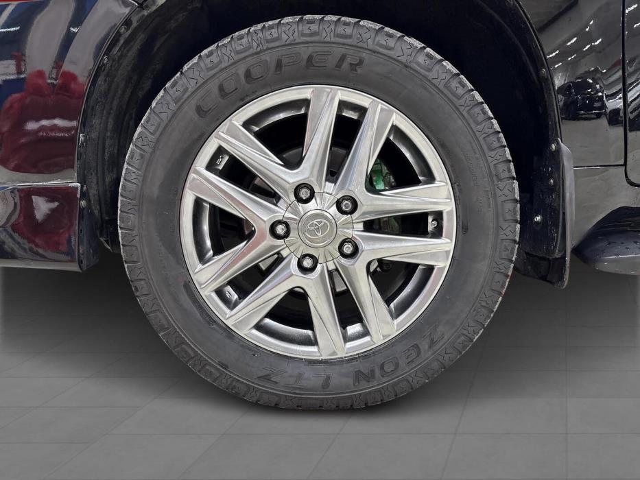 TOYOTA Land Cruiser V8 2008