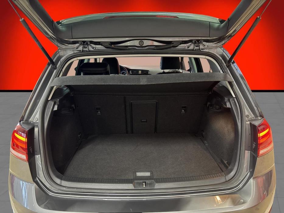 VOLKSWAGEN Golf 2018