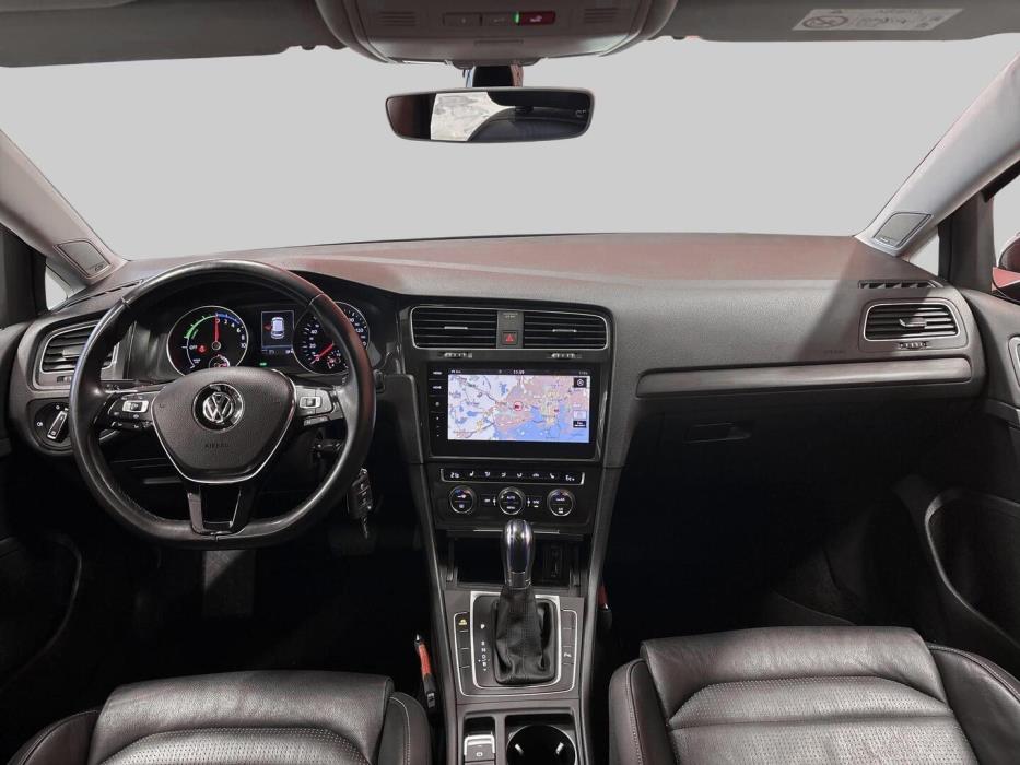 VOLKSWAGEN Golf 2018