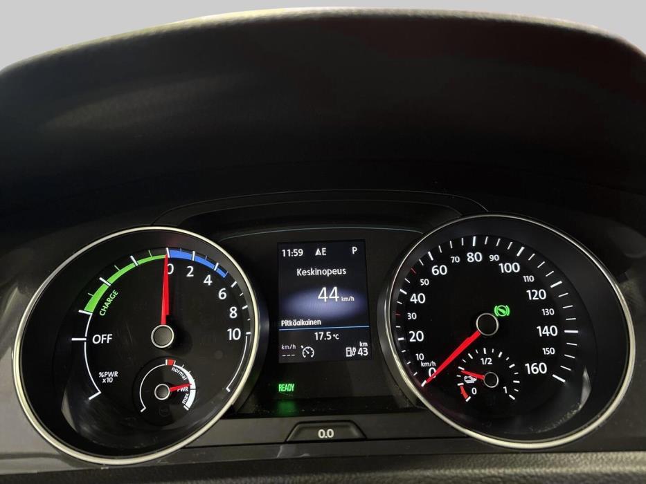 VOLKSWAGEN Golf 2018