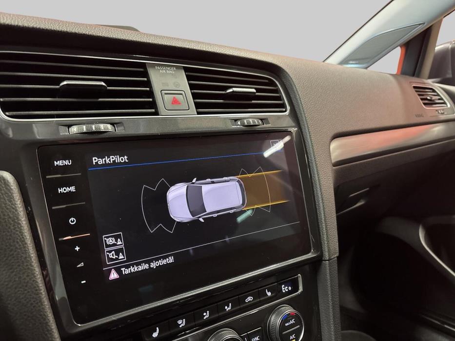 VOLKSWAGEN Golf 2018