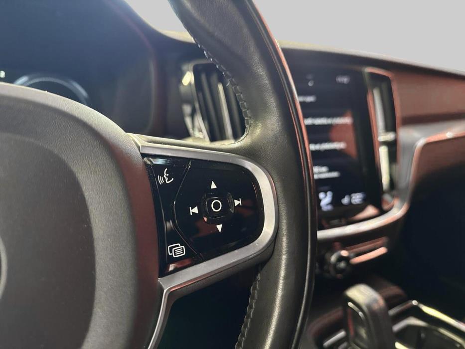 VOLVO V60 2020