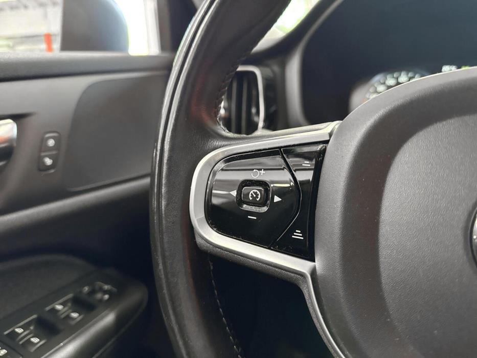 VOLVO V60 2020