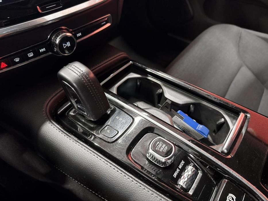 VOLVO V60 2020