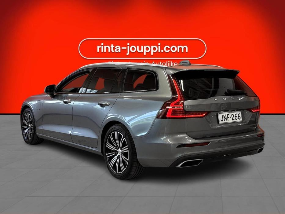 VOLVO V60 2020