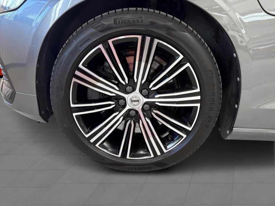 VOLVO V60 2020