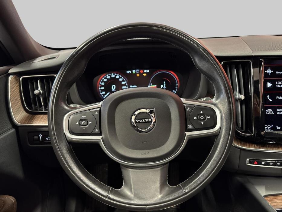 VOLVO XC60 2021