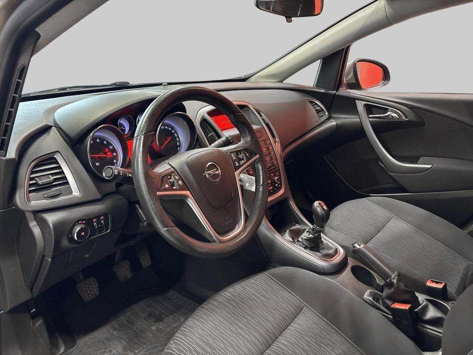 OPEL Astra 2013