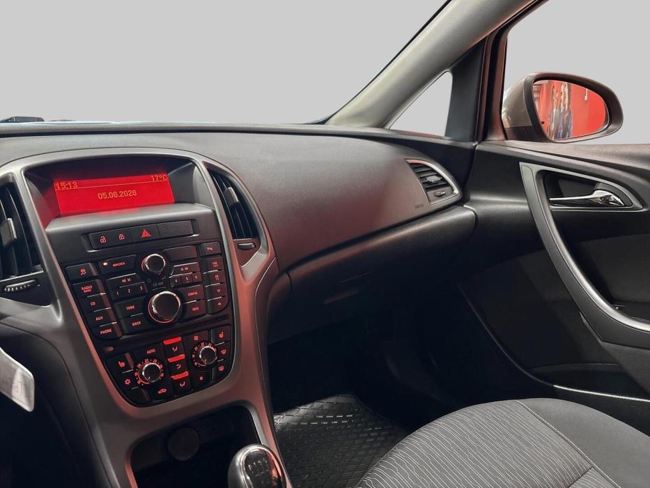 OPEL Astra 2013