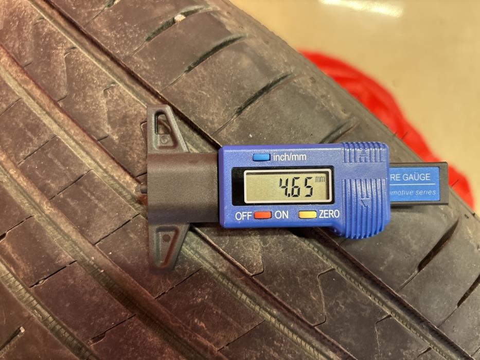 VOLKSWAGEN Touran 2016