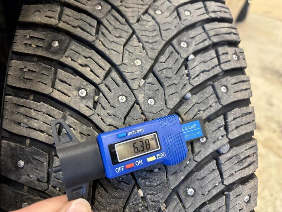 VOLKSWAGEN Touran 2016