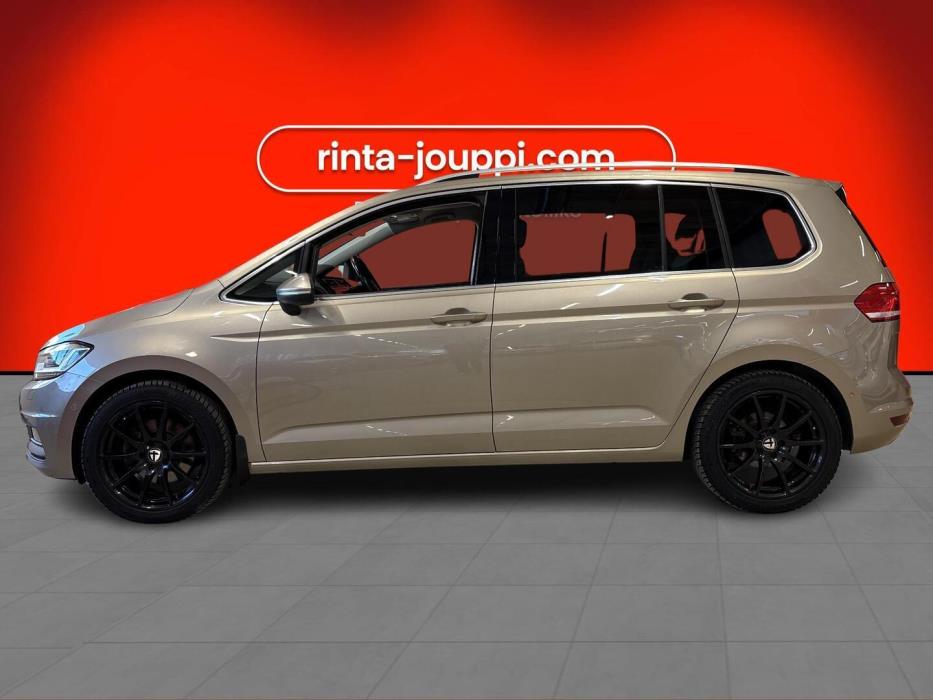 VOLKSWAGEN Touran 2016