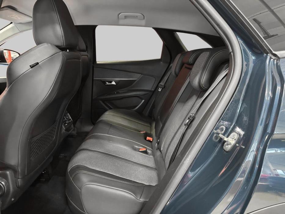 PEUGEOT 3008 2021