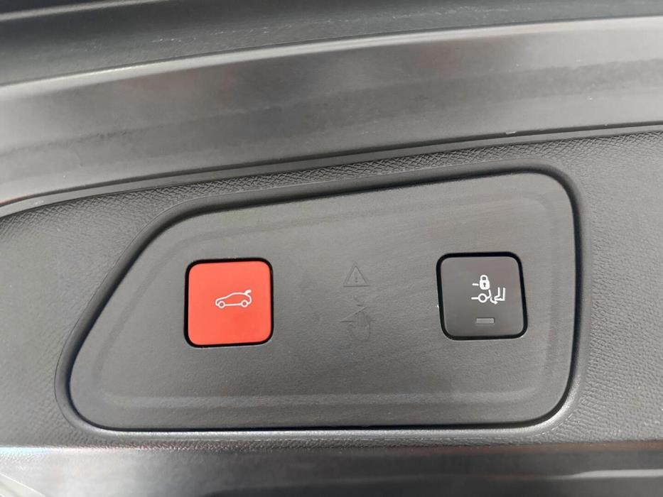 PEUGEOT 3008 2021