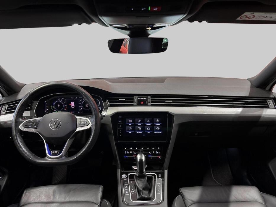 VOLKSWAGEN PASSAT 2021