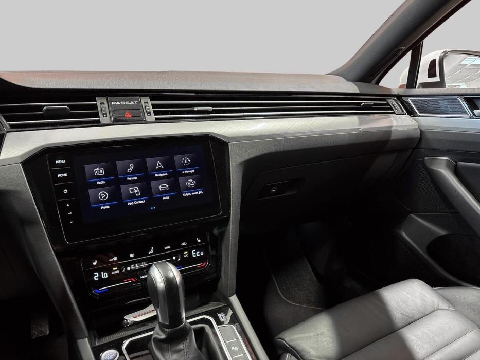 VOLKSWAGEN PASSAT 2021
