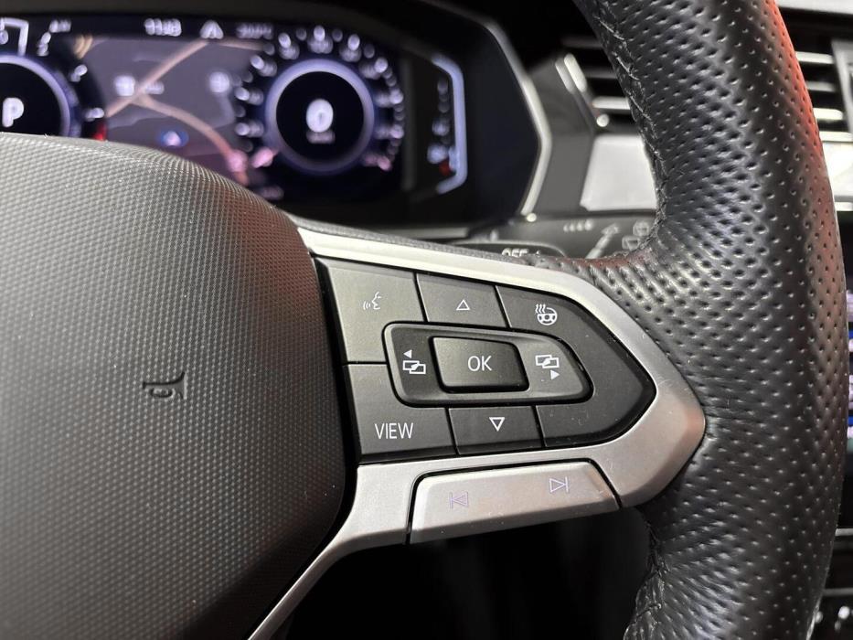 VOLKSWAGEN PASSAT 2021