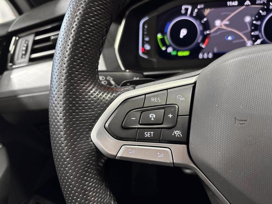 VOLKSWAGEN PASSAT 2021