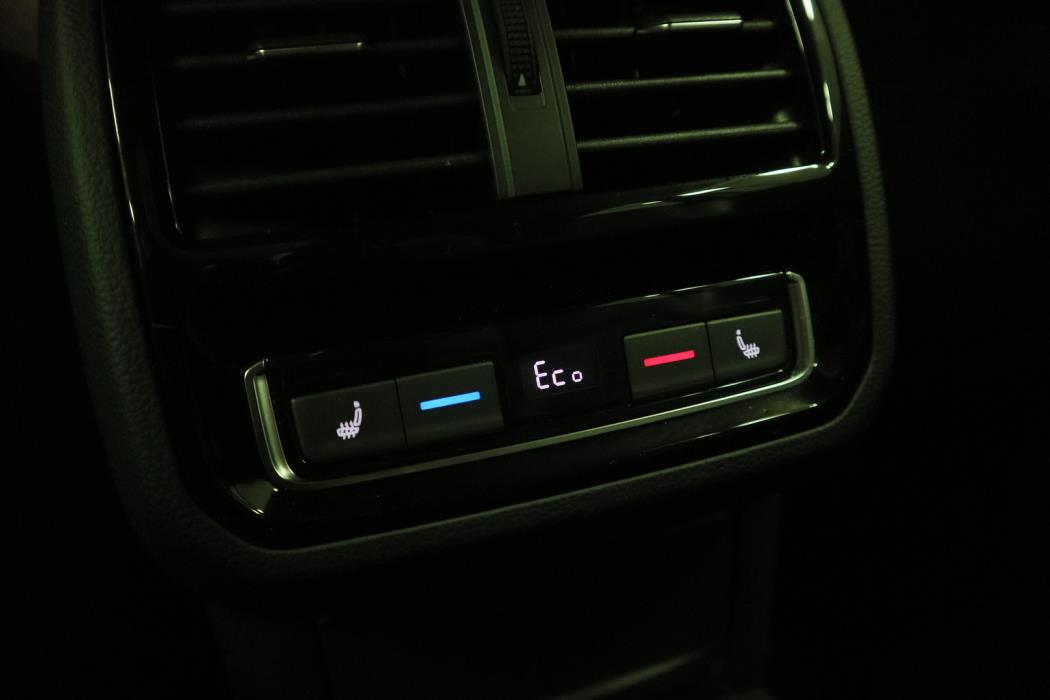 VOLKSWAGEN PASSAT 2021