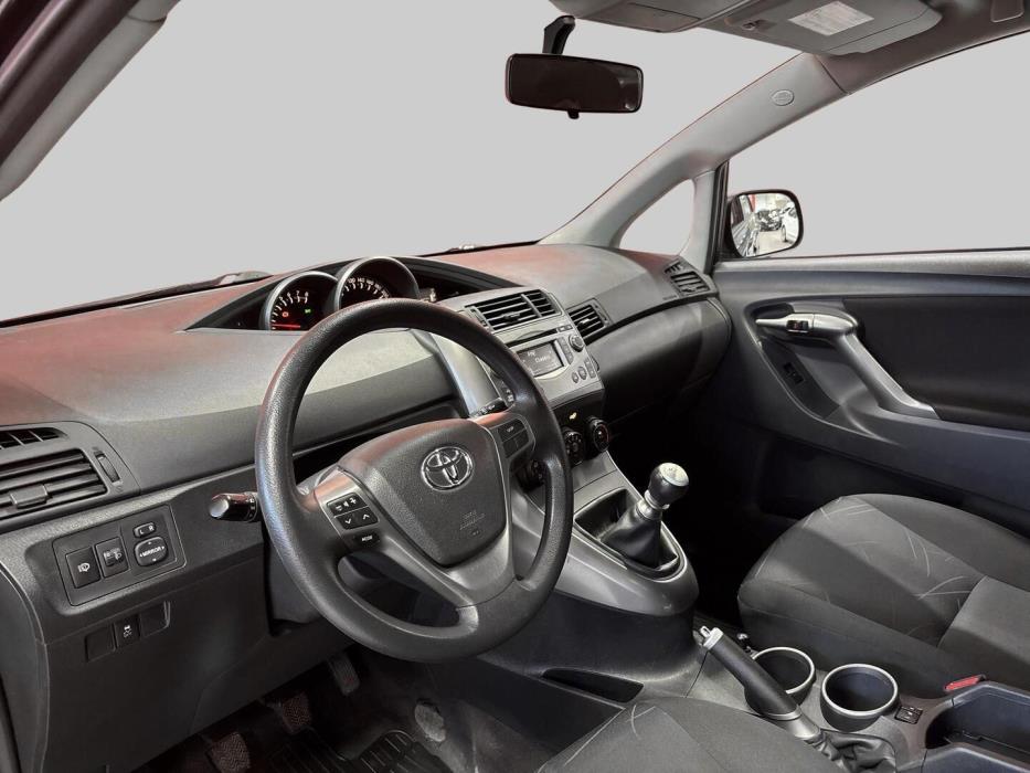 TOYOTA Verso 2010