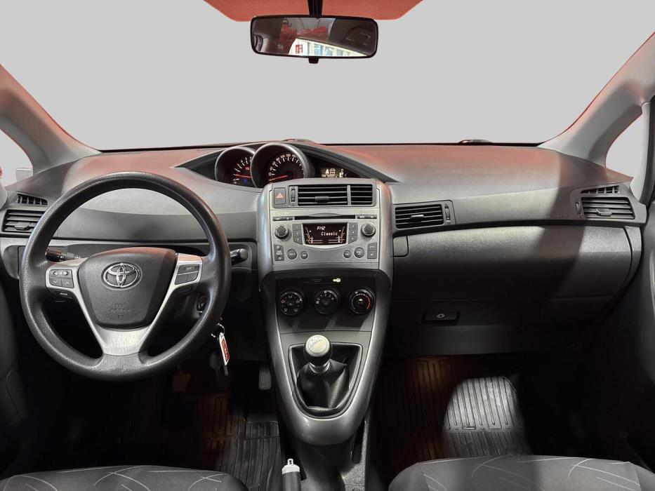 TOYOTA Verso 2010