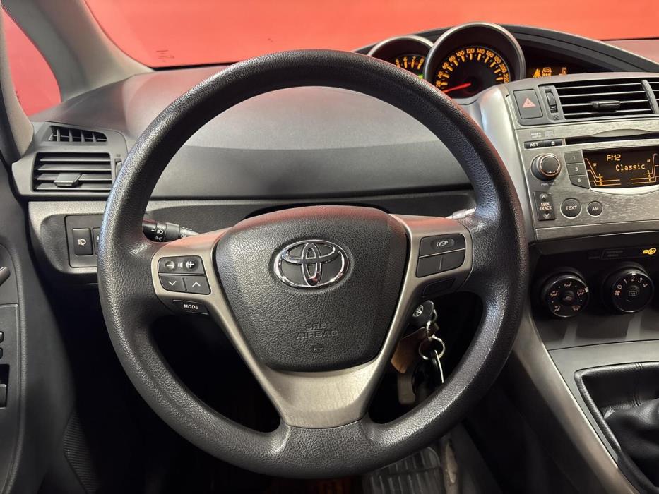 TOYOTA Verso 2010