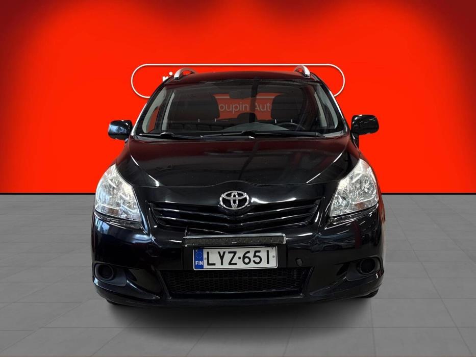 TOYOTA Verso 2010