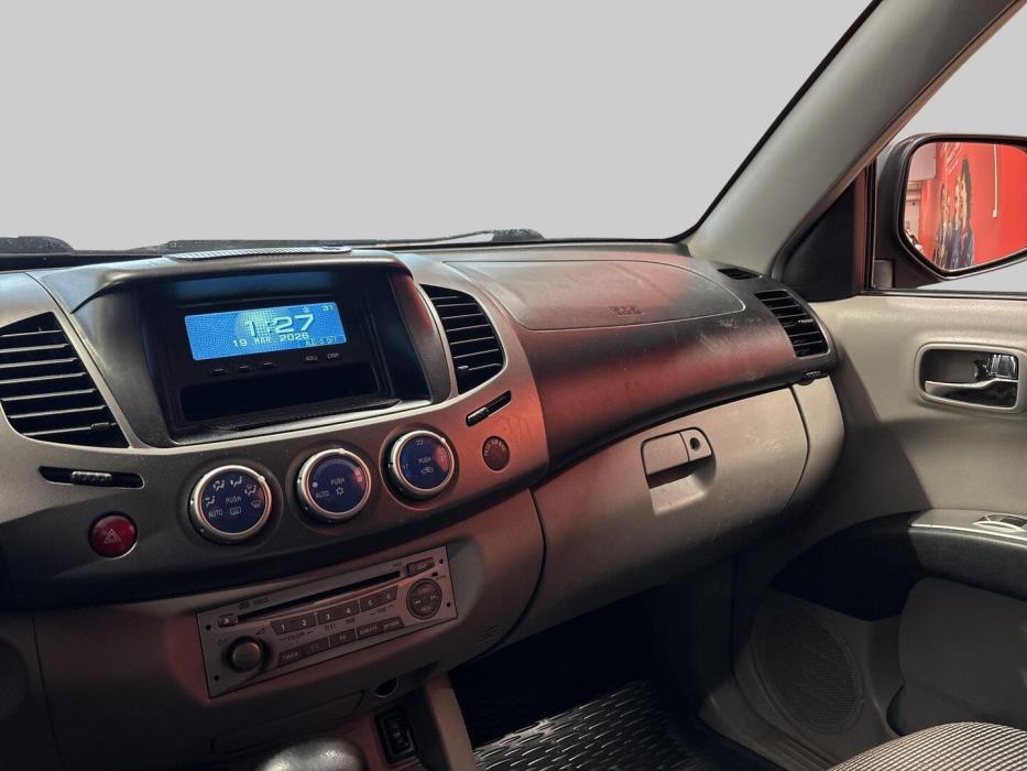 MITSUBISHI L200 2006