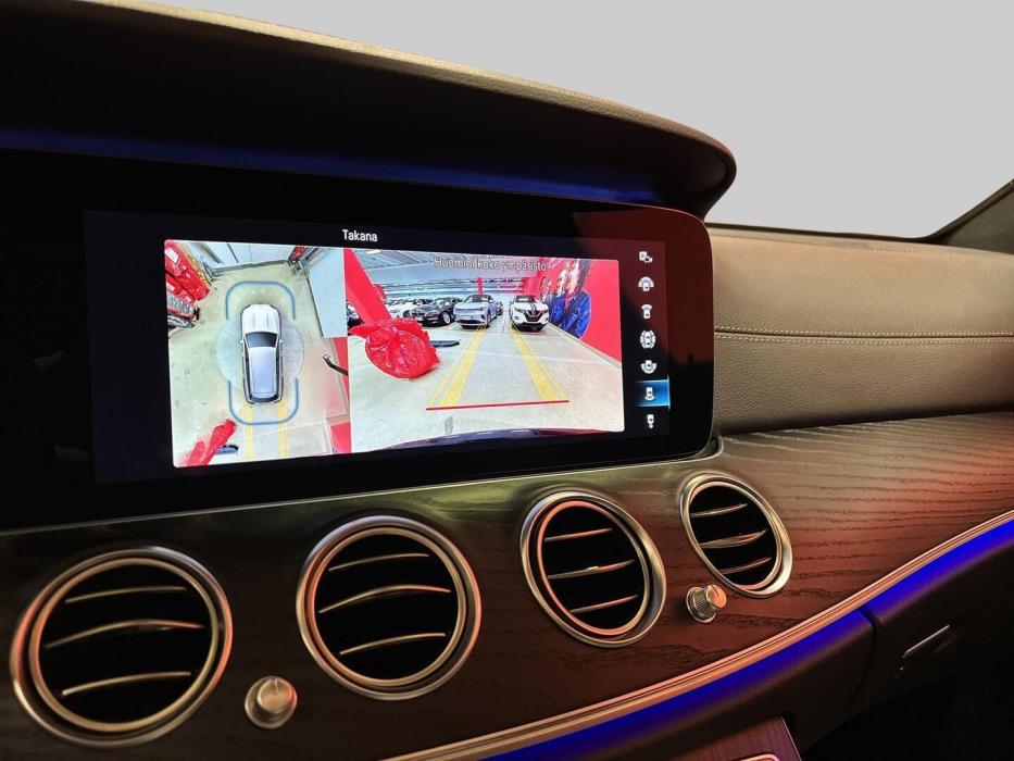 MERCEDES-BENZ E 2020